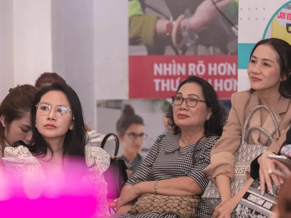 Mắt kính đẳng cấp cho doanh nhân thành đạt