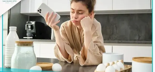 Bị đau mắt có được ăn trứng không​?
