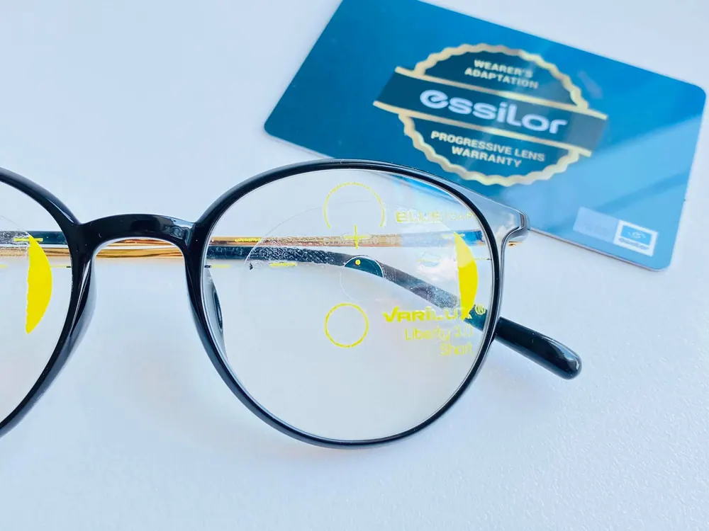 Tròng kính đa tròng Essilor Varilux Liberty 3.0 Crizal Rock